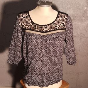 Reitmans Large crochet top